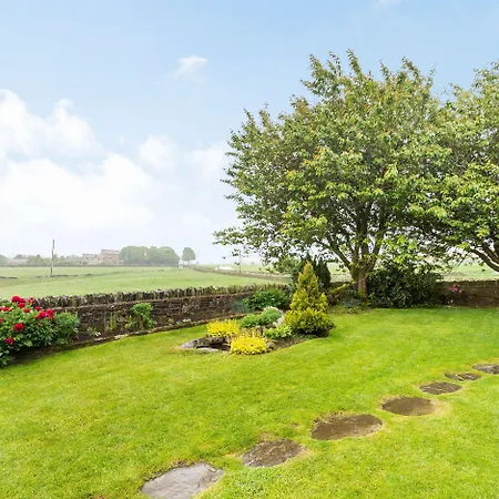 Semesterbostad Clough Farm *